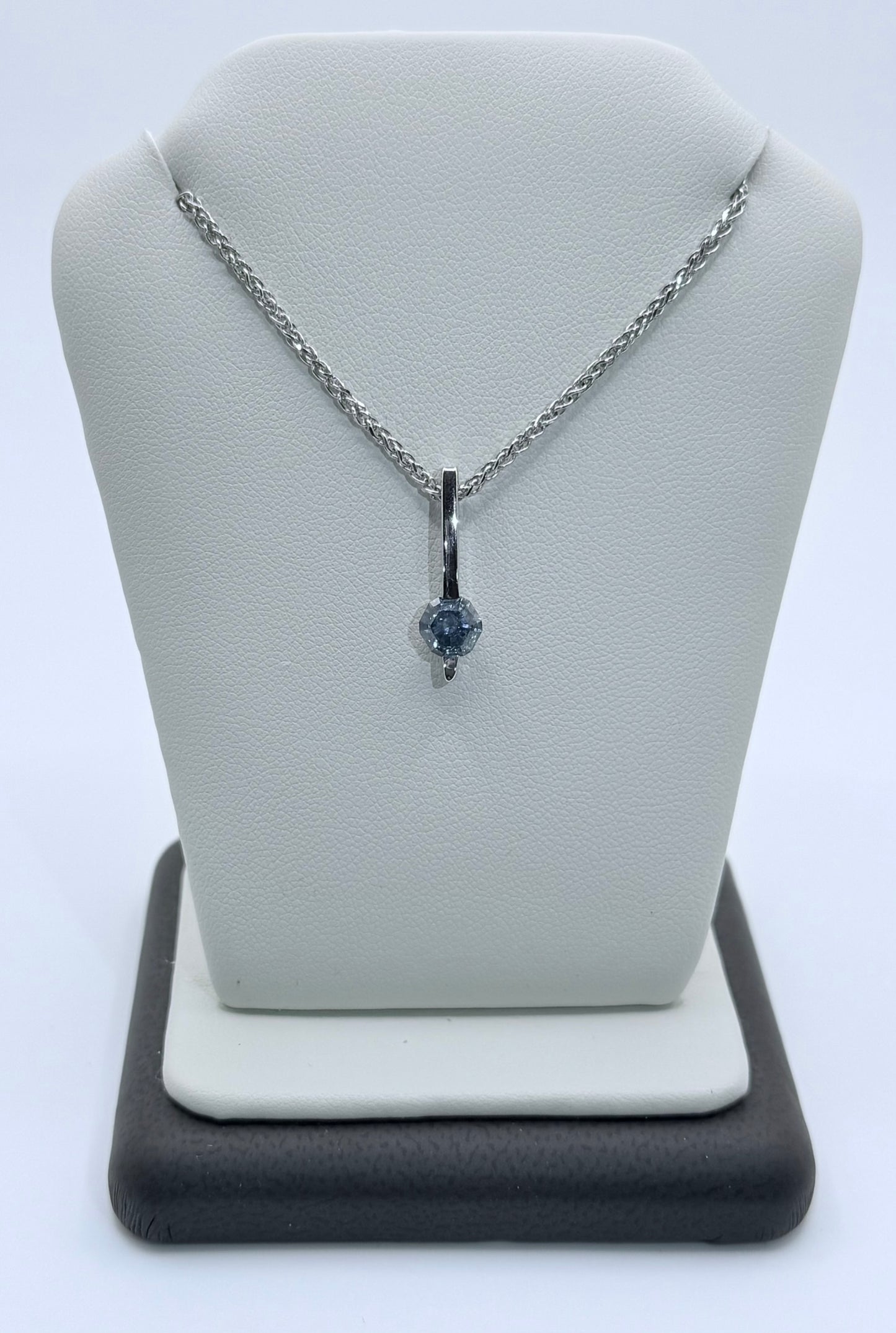 Montana Sapphire Pendant & Chain